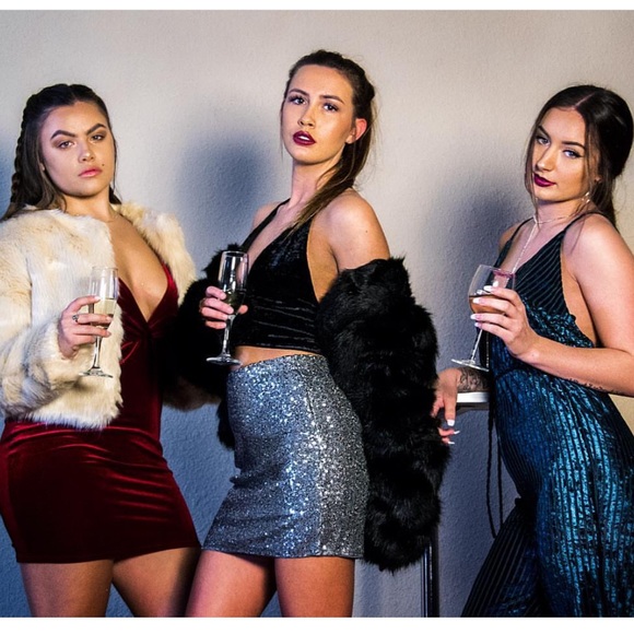 Pewter silver gray sequin mini skirt - Picture 3 of 10